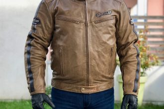 Ecussons brodés sur le blouson DXR D63