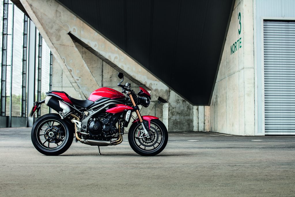 Choisir sa première moto – La Triumph Street Triple S