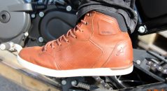 Protections malléoles sur les baskets Alpinestars J-Cult Drystar