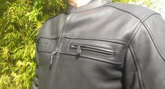 Travail en détails sur le blouson en cuir DXR DEAN