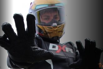 Sous-gants Moto Baret GORE-TEX INFINIUM™  Protégez-vous des éléments sans  sacrifier le mouvement et le toucher.