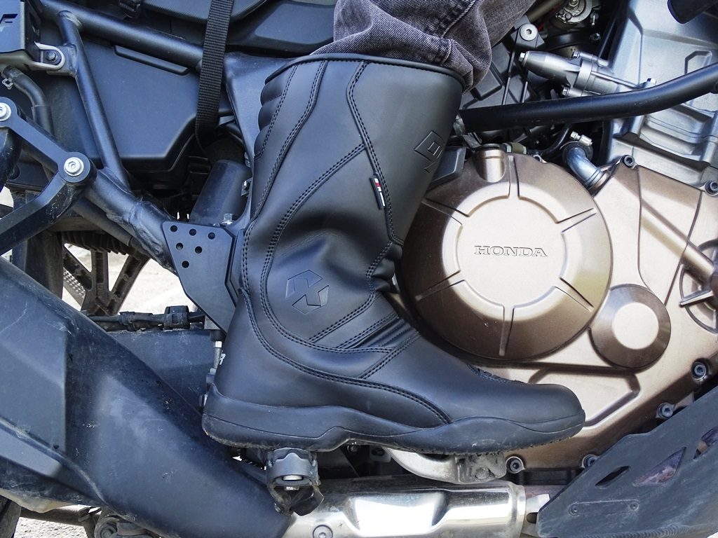 Les bottes DXR PAN-AM assurent un bon confort sur route.