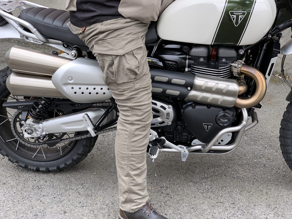 john_doe_stroker_jambes droites