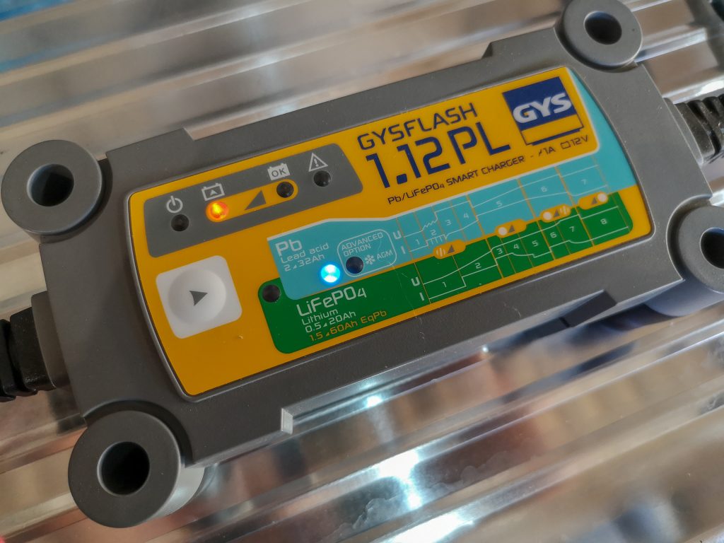 Chargeur GYS 1.12PL – compatible batteries plomb et lithium
