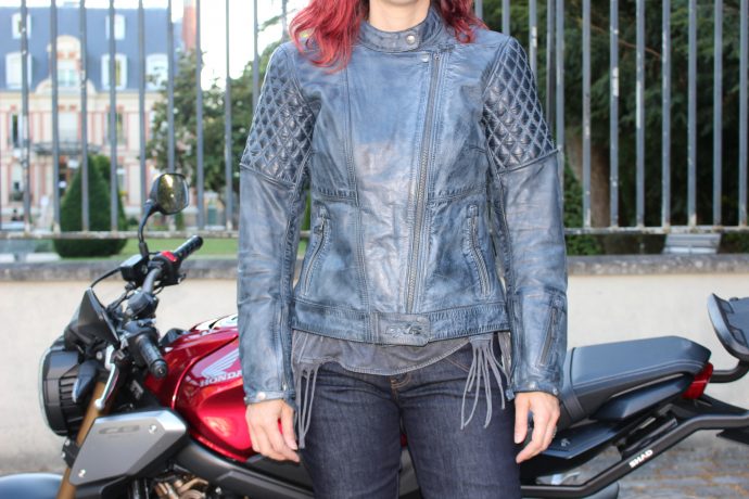 Le blouson DXR Wanda à l'essai de face 