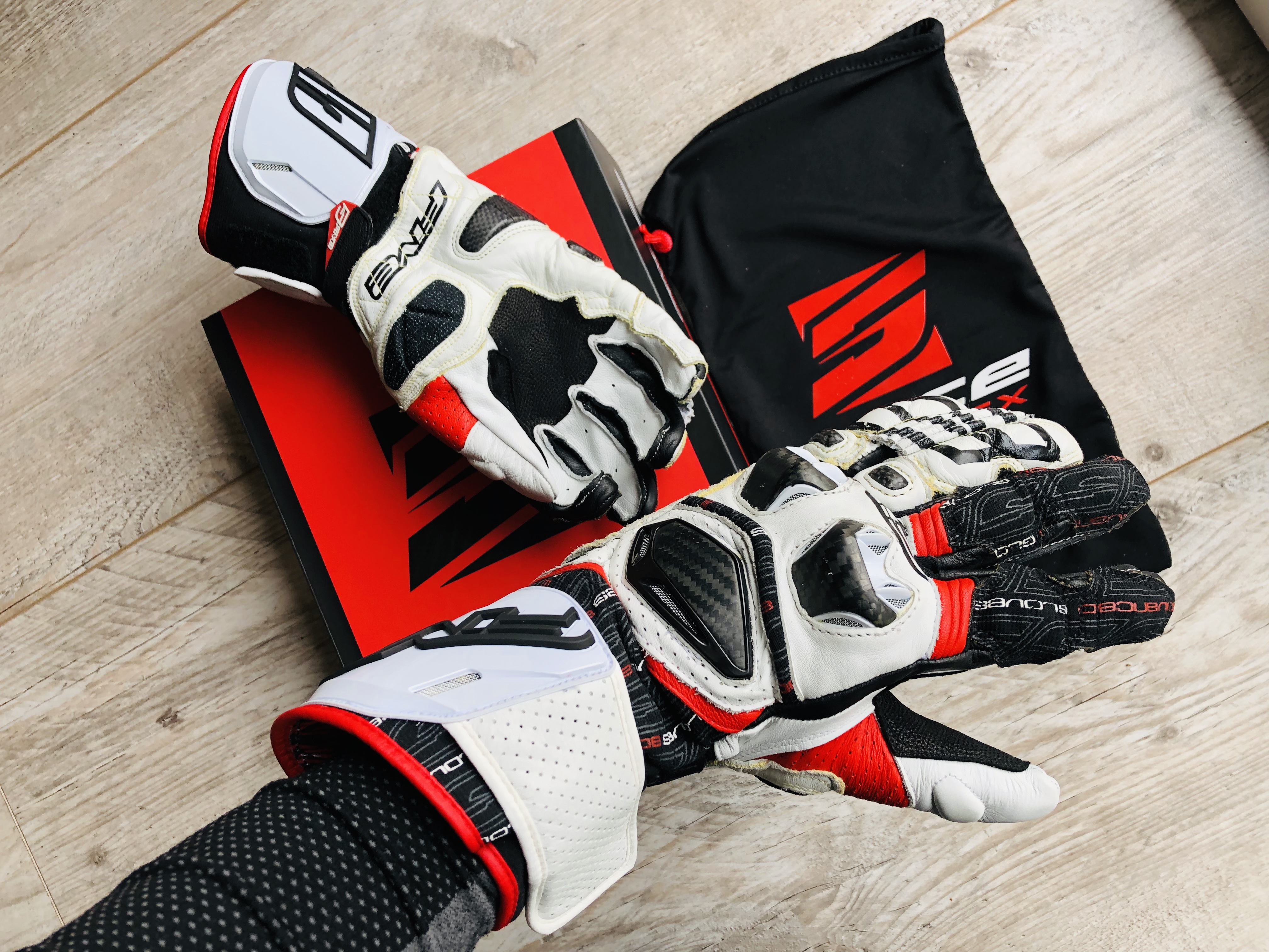 Essai des gants Five RFX Race