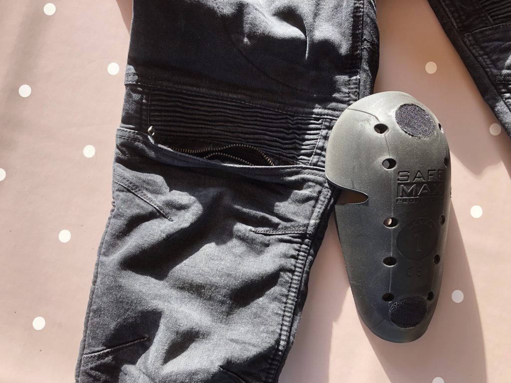 Jean DXR Kaptor – une poche accessible de l’extérieur et la protection genoux