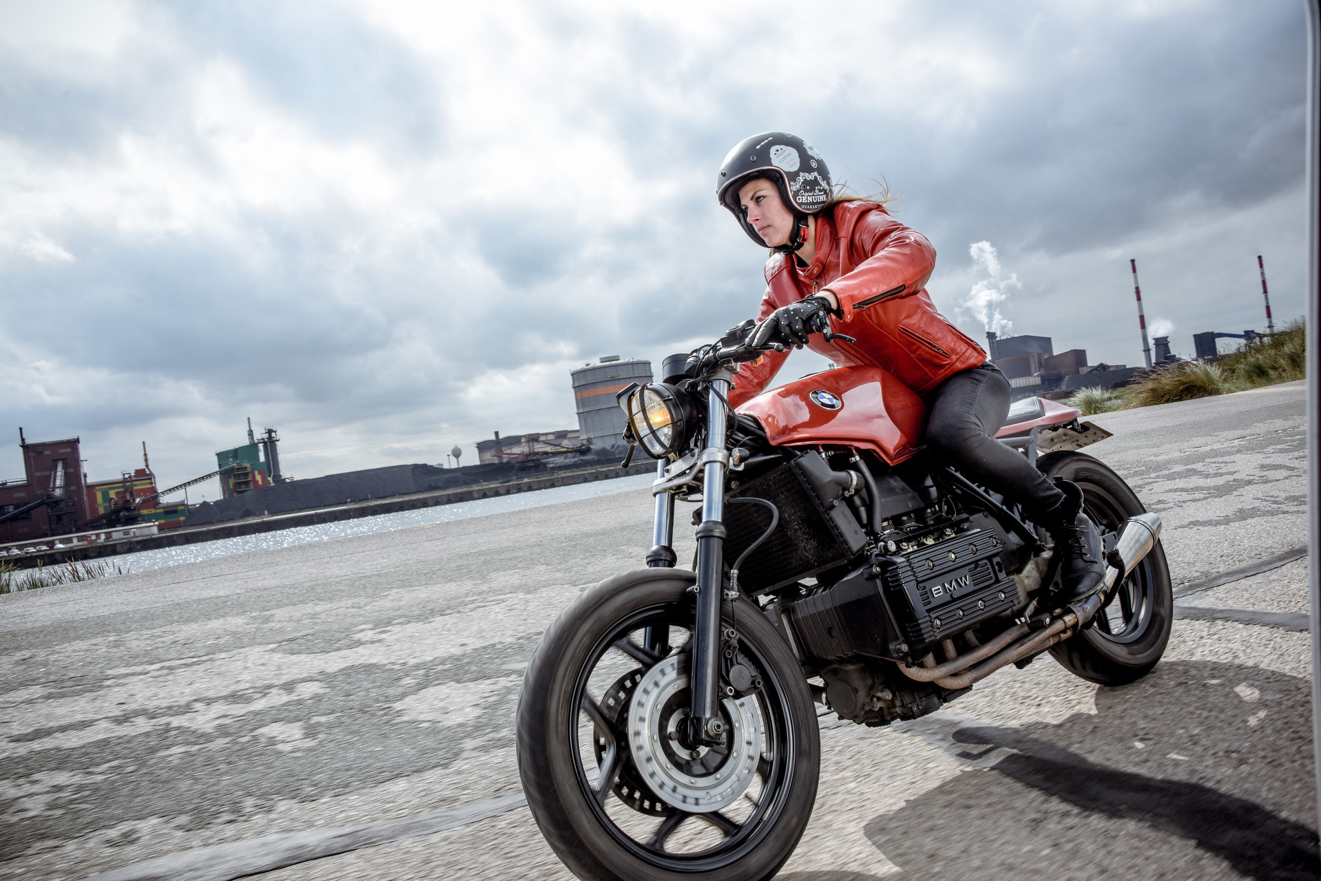 Comment rester féminine à moto ? - Les Bikeuses