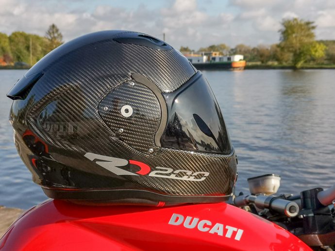 Changer l'écran du casque Roof RO200 Carbon