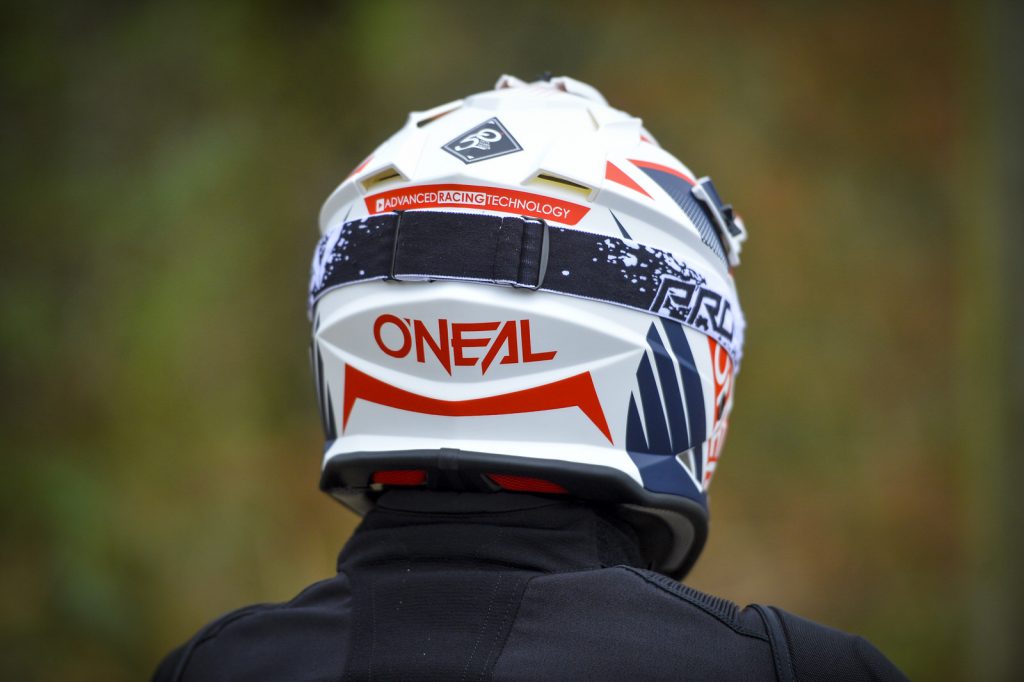 ILLUSTRATION MOTOBLOUZ – CASQUE ONEAL