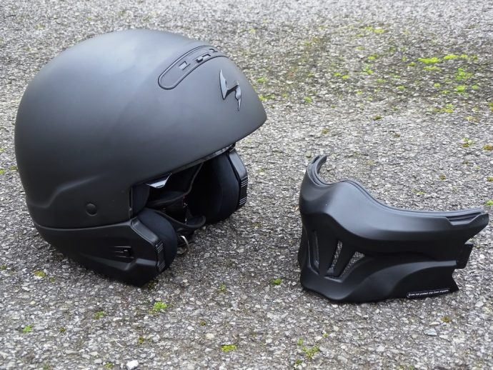 Le casque Scorpion Exo-Combat Evo est un 2-en-1