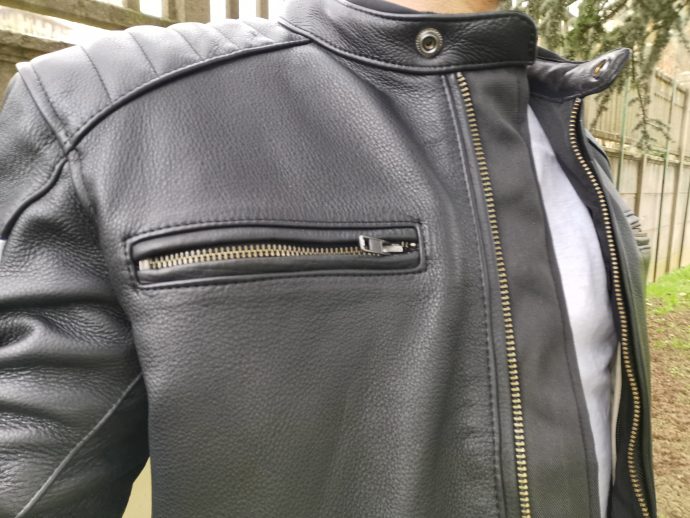 poche poitrine du blouson de cuir Segura Retro