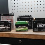 Débrancher sa batterie moto en hiver, bonne ou mauvaise idée ?