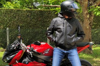 Une veste moto passe-partout aux finitions impeccables ~ EnjoyTheRide