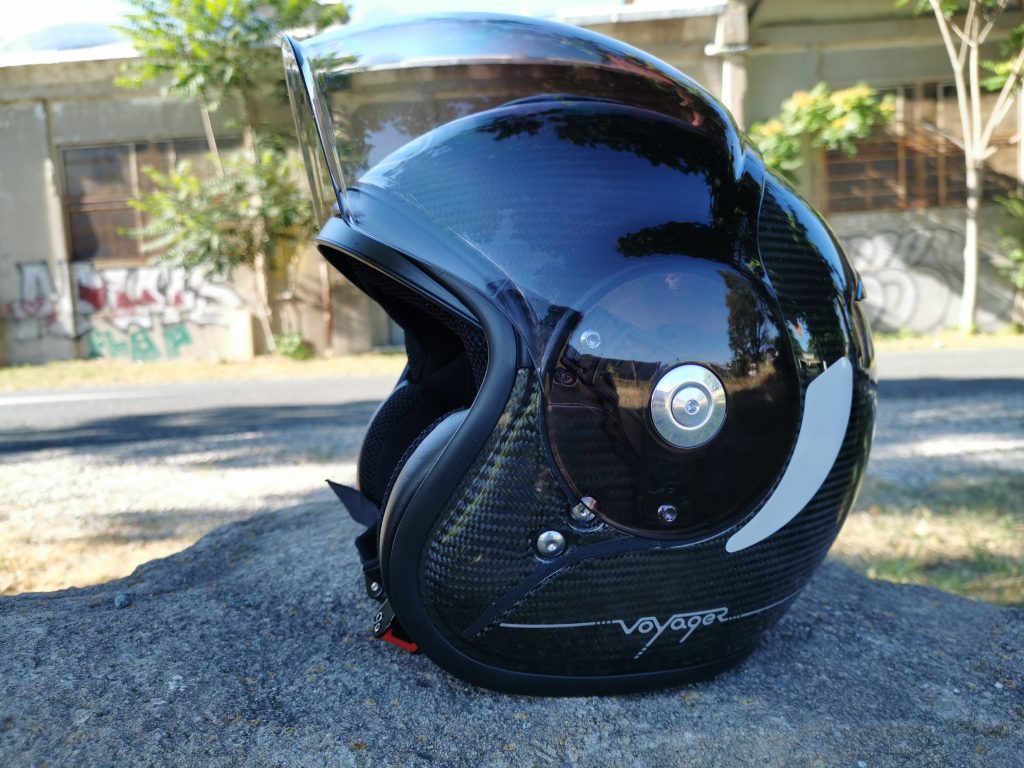Voyager side