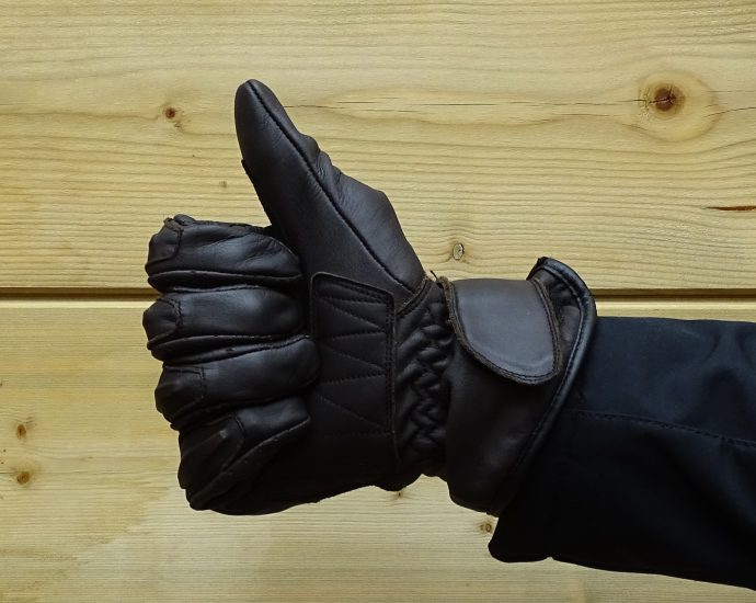 une taille juste pour les gants DXR Halian Man