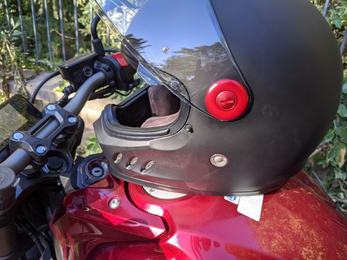 casque comando dexter noir matt et bouton rouge