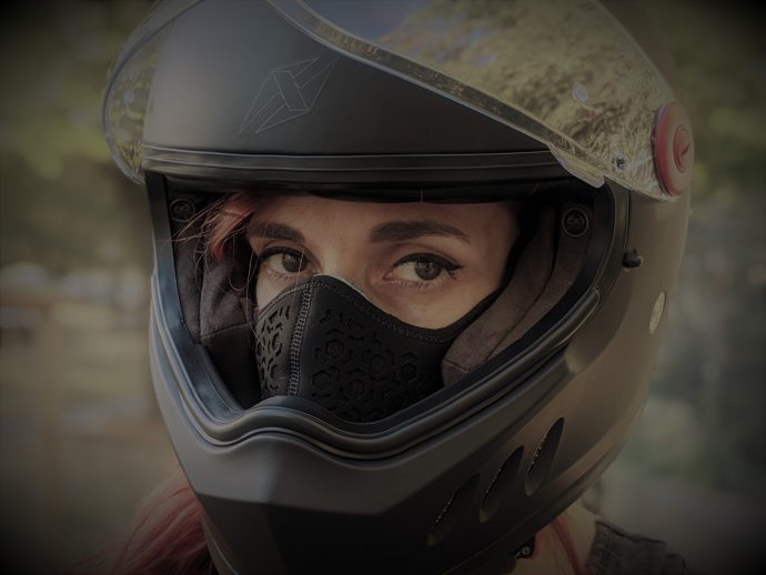 masque R-pur avec casque moto 