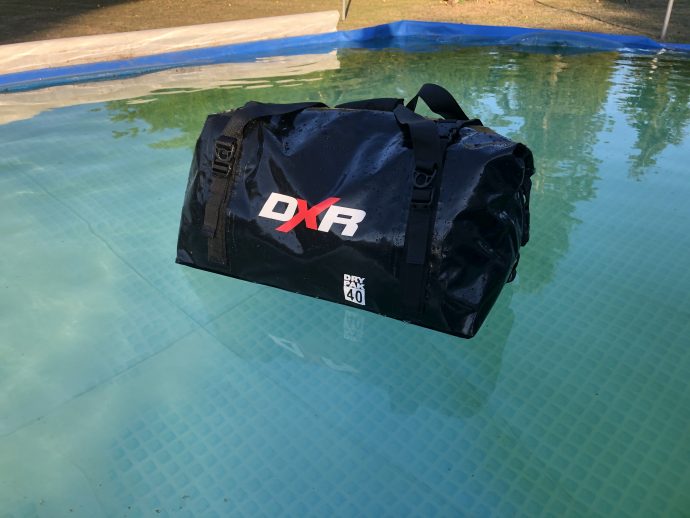 test de la piscine pour la sacoche DXR Over-Dive 40