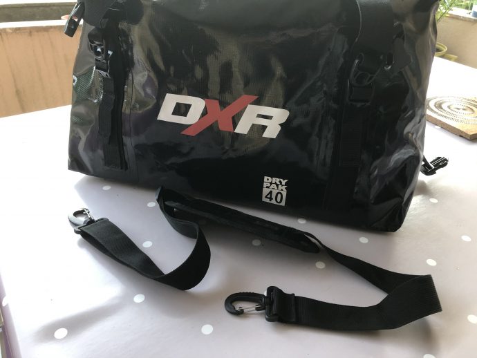 deux options pour porter la sacoche de selle DXR Over-Dive