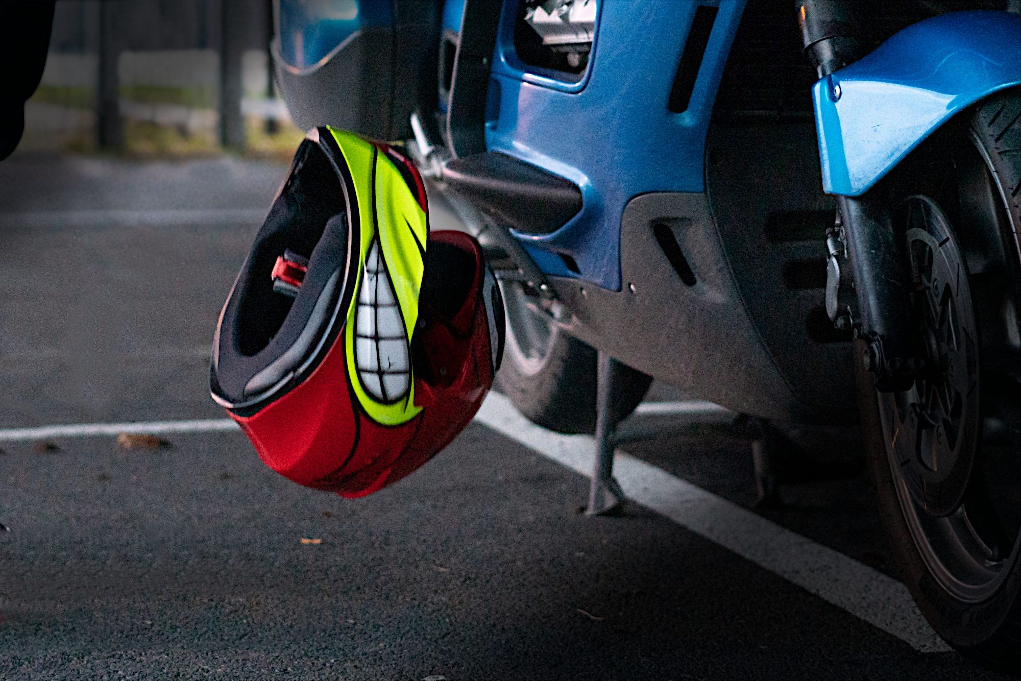 Pourquoi les casques de moto sont-ils rembourrés ? - Ornikar