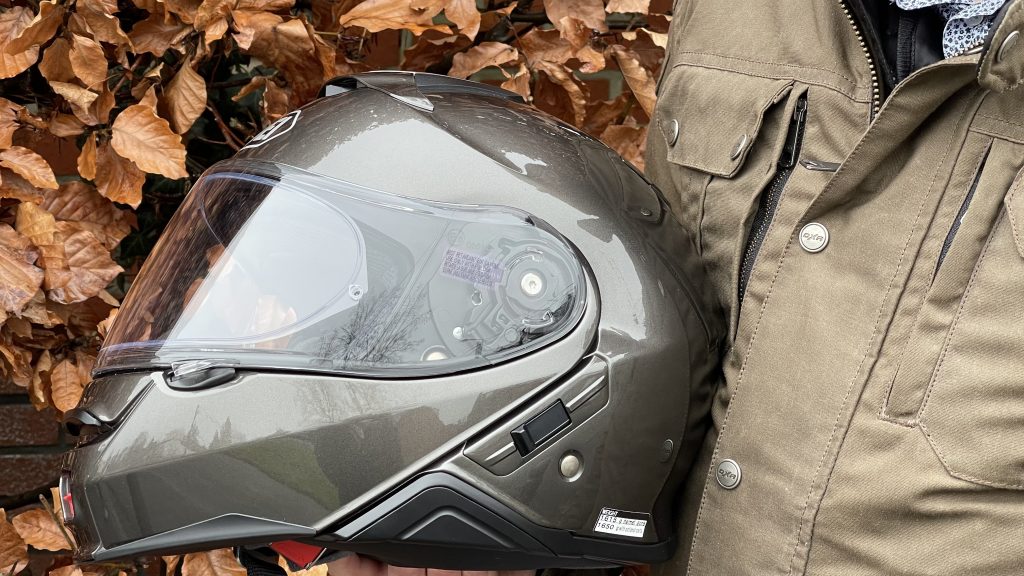 prueba del casco modular Shoei 