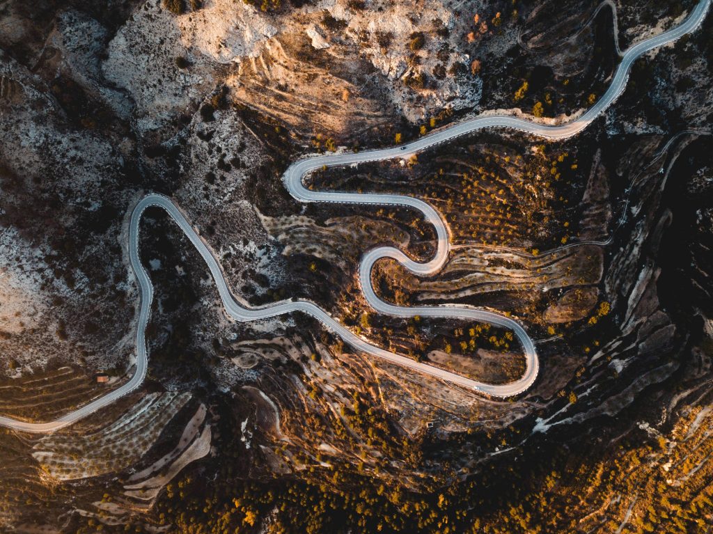 Route à virage moto