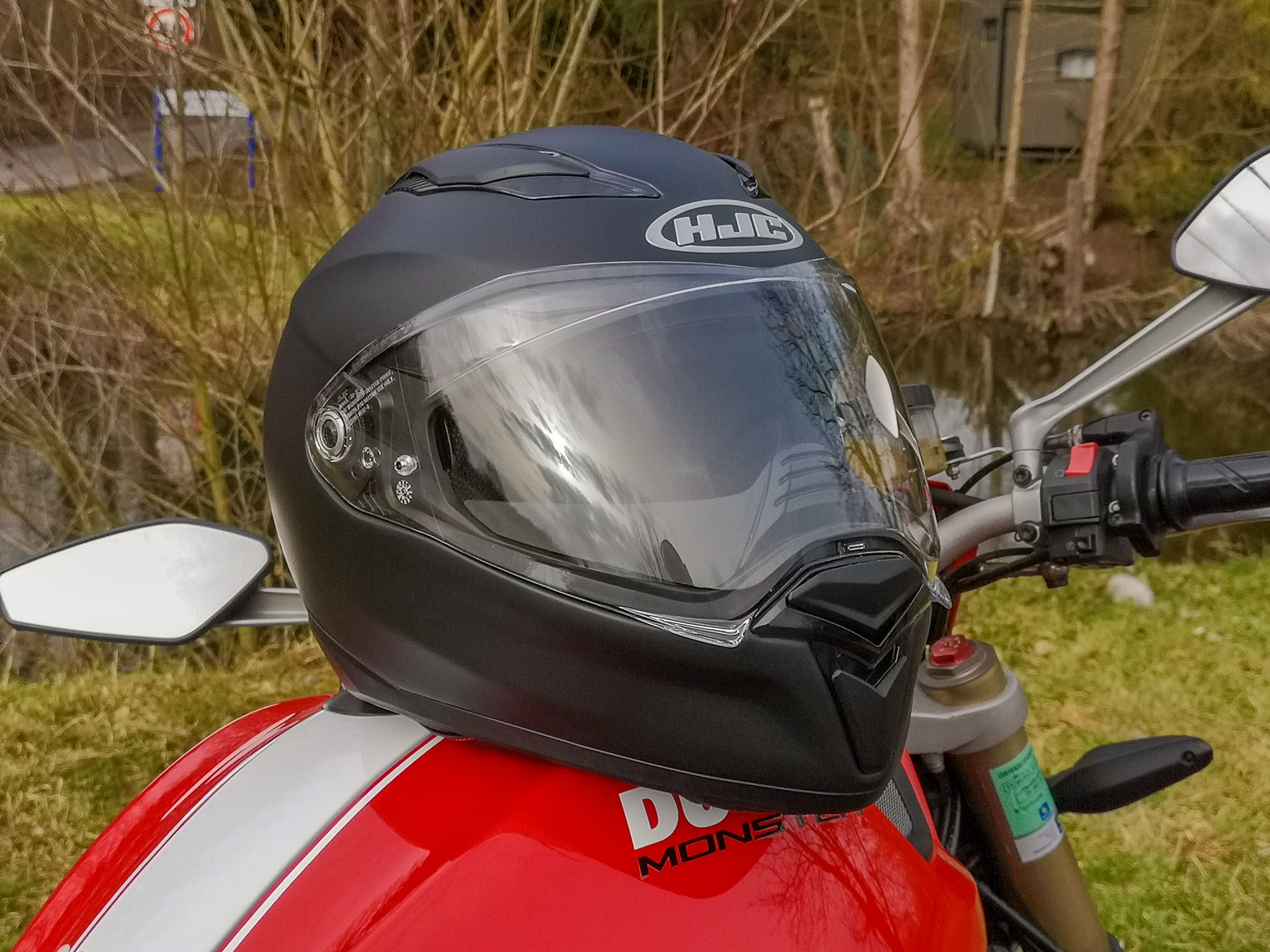 Essai casque intégral HJC F70