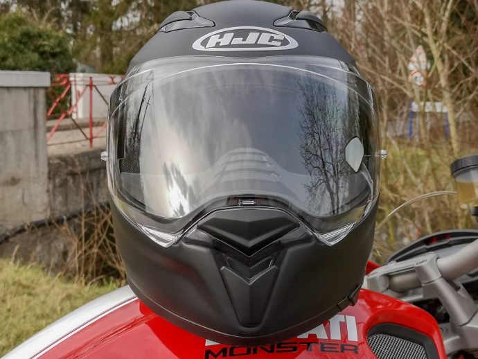 design du casque intégral HJC F70