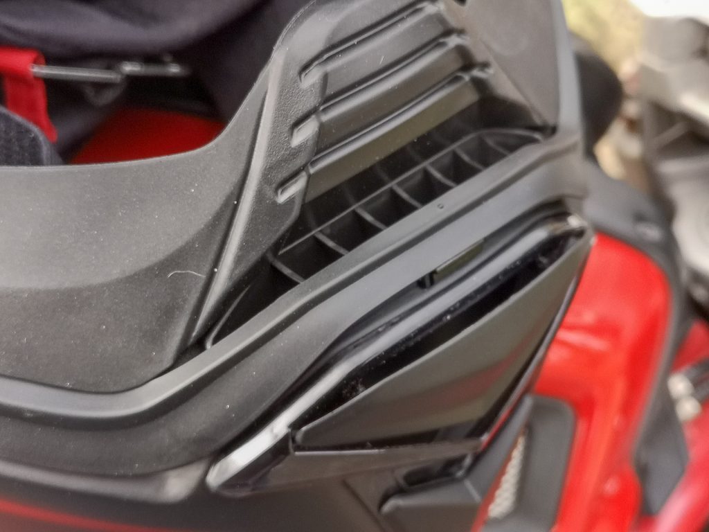 HJC F70 – ventilation écran