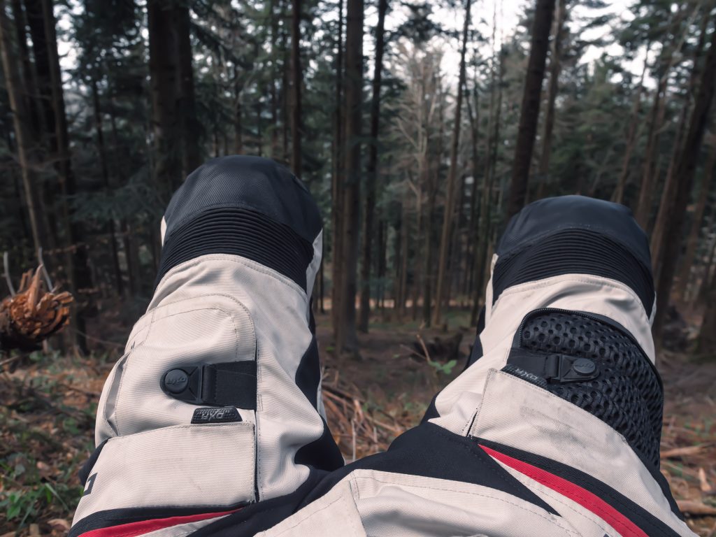 Pantalon DXR Emisfer à l'essai en forêt 