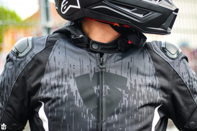 focus sur le blouson Rev'it quantum 2 H2O