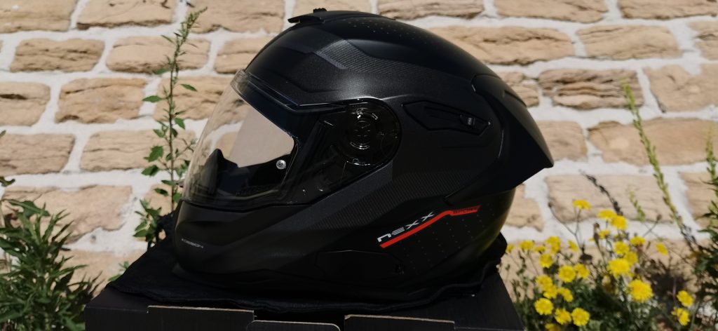 Nexx SX100R – côté