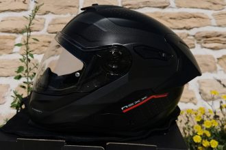 Nexx SX100R - côté