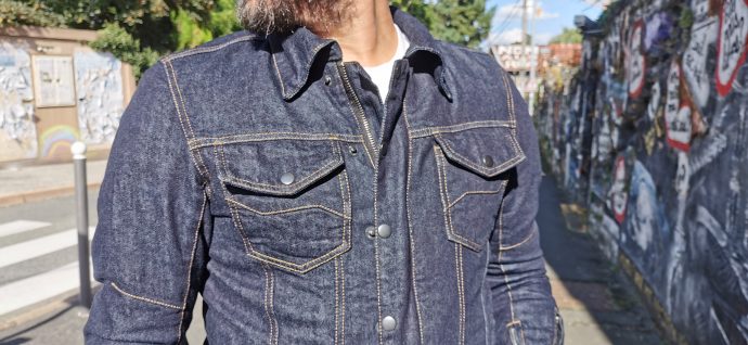 poches poitrine sur le blouson DXR Denim Blouz