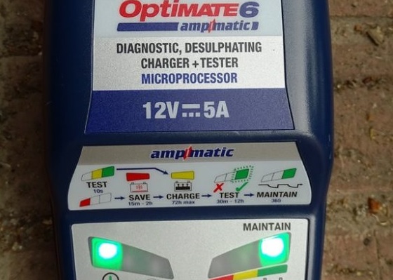 Chargeur de Batterie moto auto TecMate AccuMate