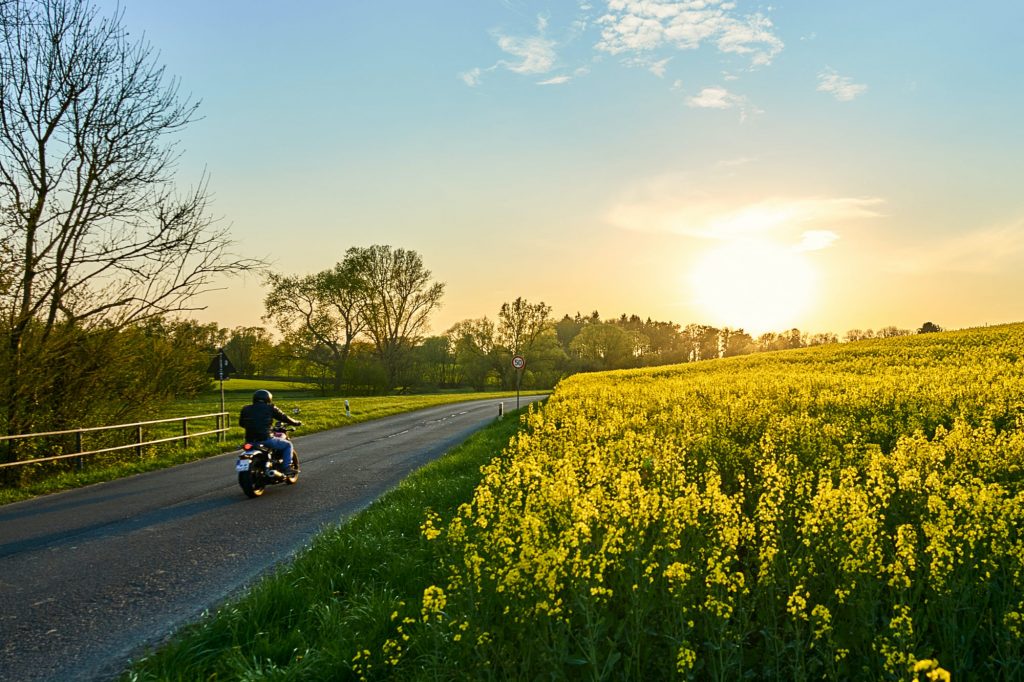 ruta en moto cerca de París