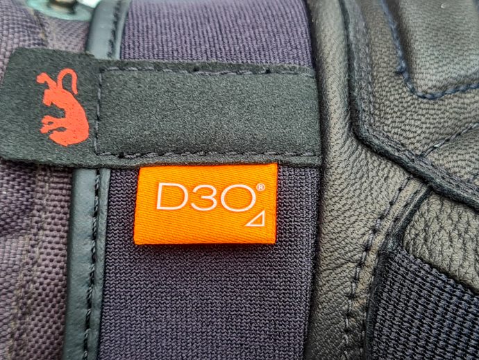 technologie du D3O sur les gants Furygan Jet D3O