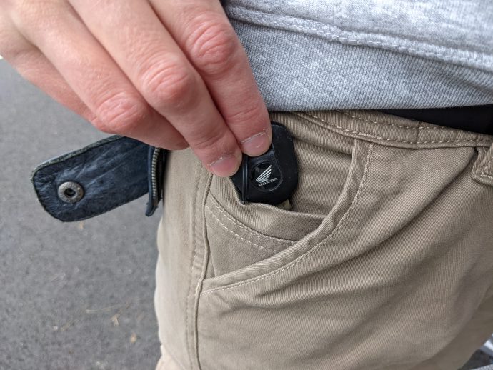 Petites poches pour clés sur pantalon DXR Nazaire Lady