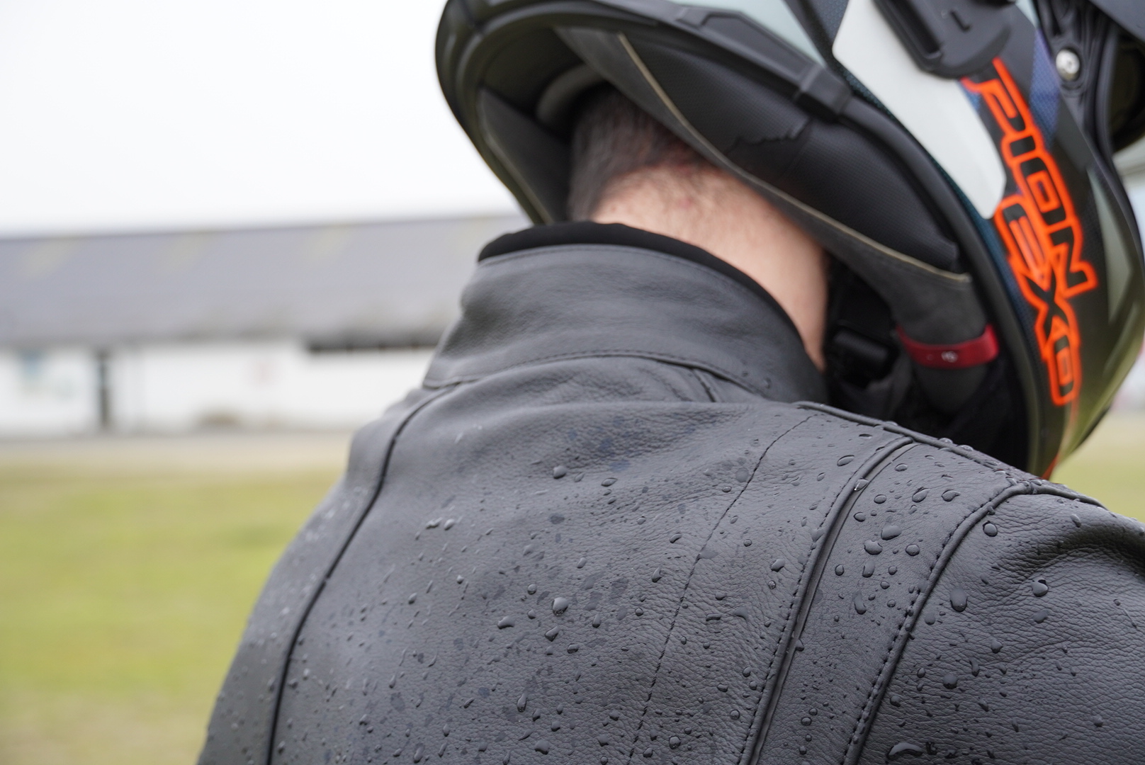 le col du blouson DXR Drizzle