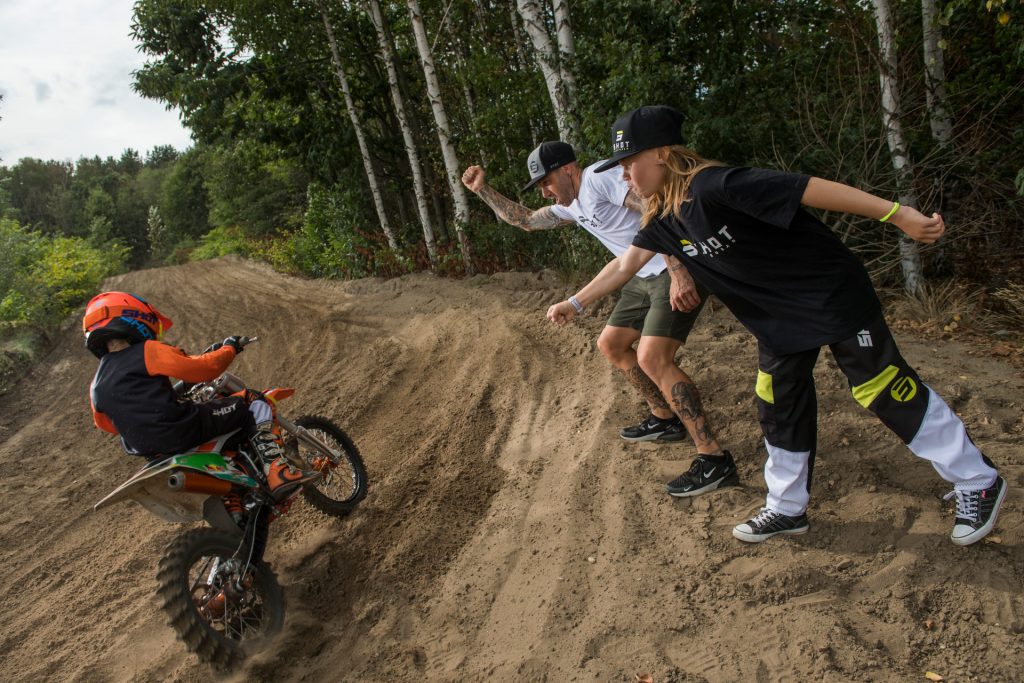 confianza aprendizaje moto niño