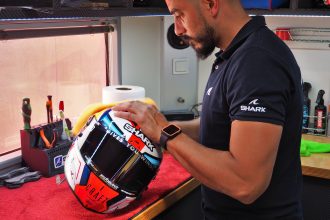 Préparation casques Shark motoGP