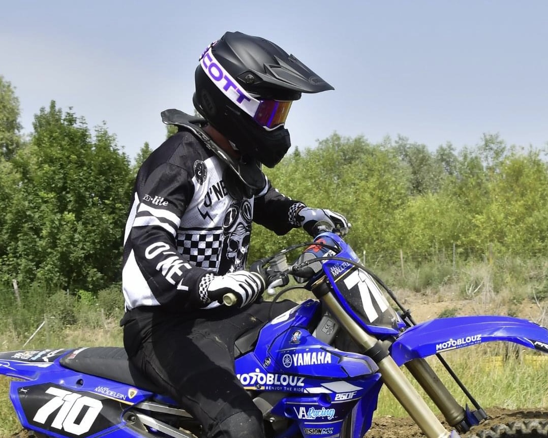 essai du casque cross Bell Moto 9S Flex en action