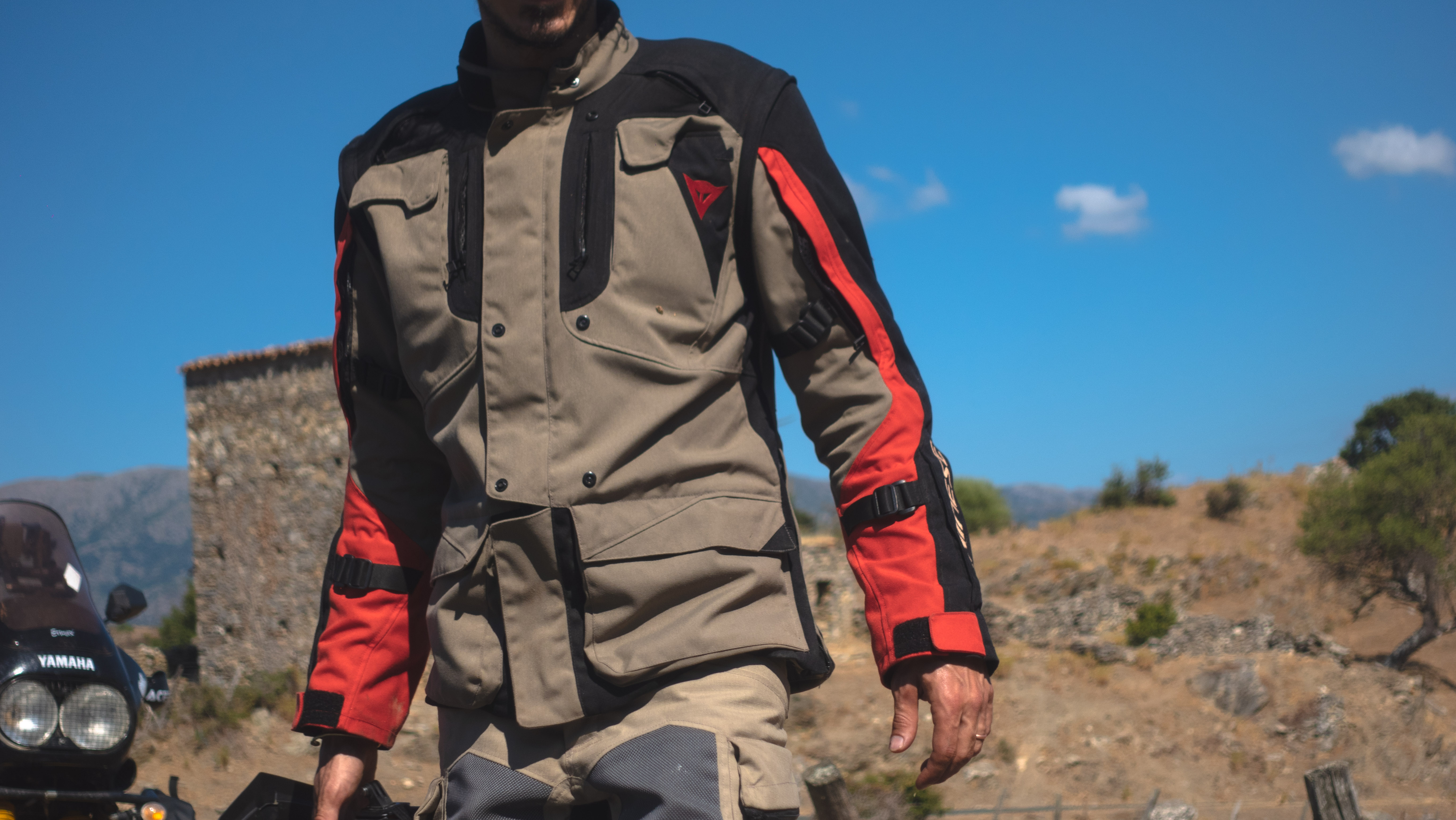 essai de la veste Dainese Alligator Tex sous canicule