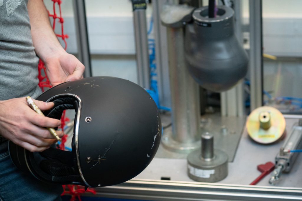 test_impact_casque_moto
