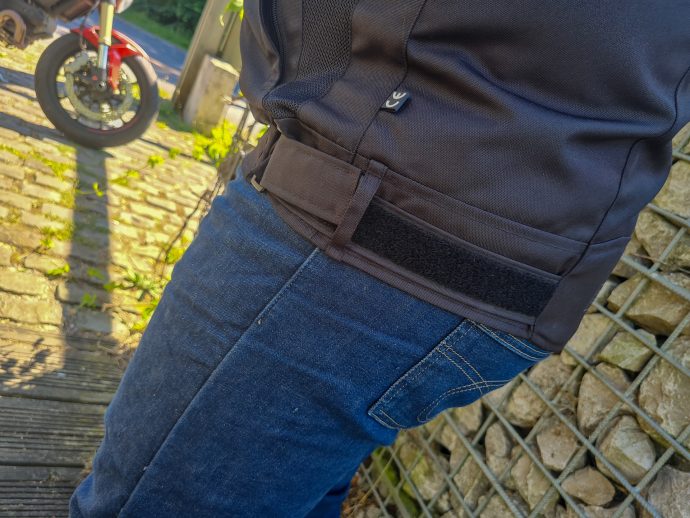 bandes velcro sur blouson Bering
