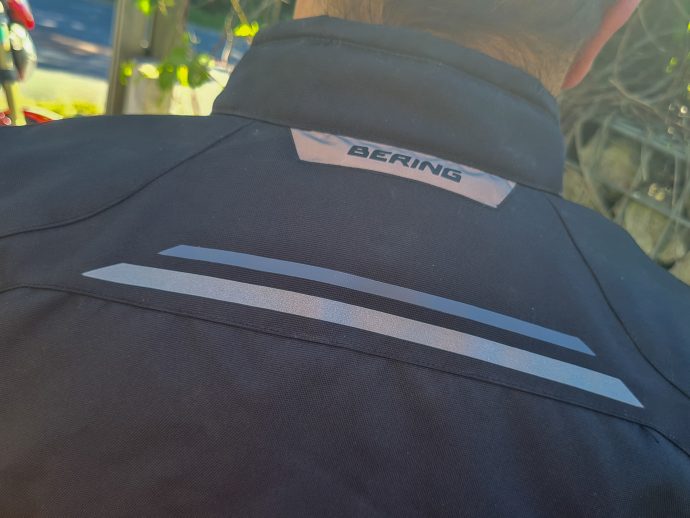 bandes réfléchissantes sur le blouson Bering Astro