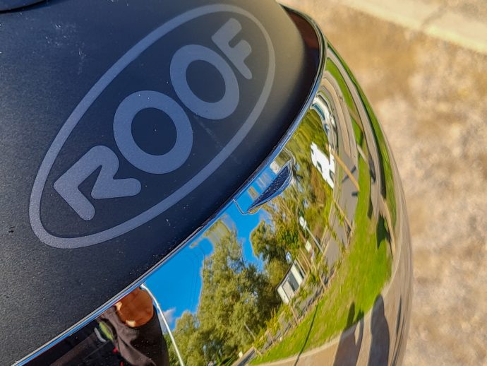 manipulation écran du casque Roof RO9 Roadster 