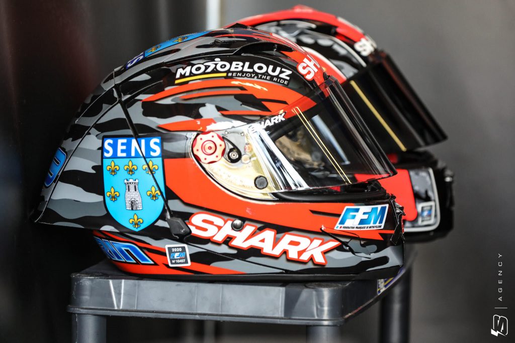 casque Shark Race-R Pro GP avec la déco perso d'Axel Maurin