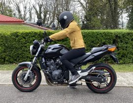 Essai du blouson cuir Furygan Elena dispo chez Motoblouz !